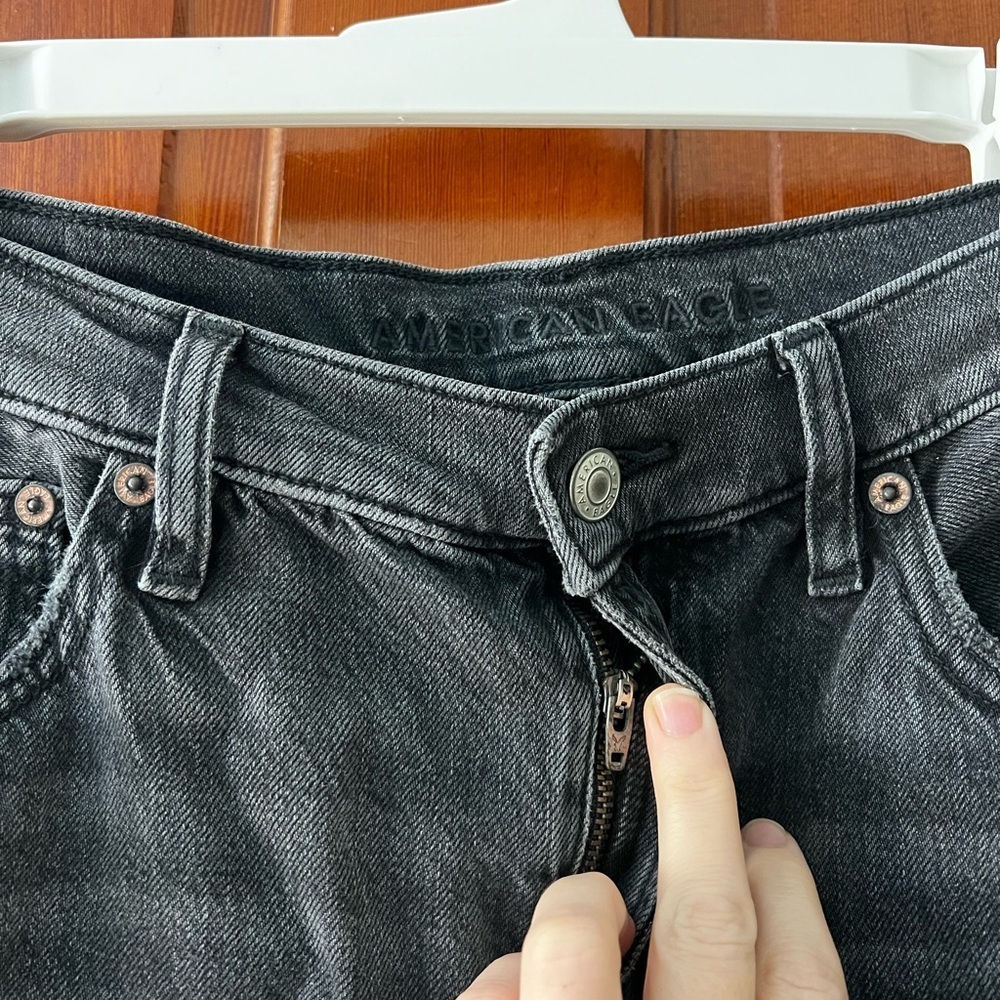 American Eagle ’90s Bootcut Jeans Black Distressed Knees Size 10 Long Real Good - Picture 5 of 12